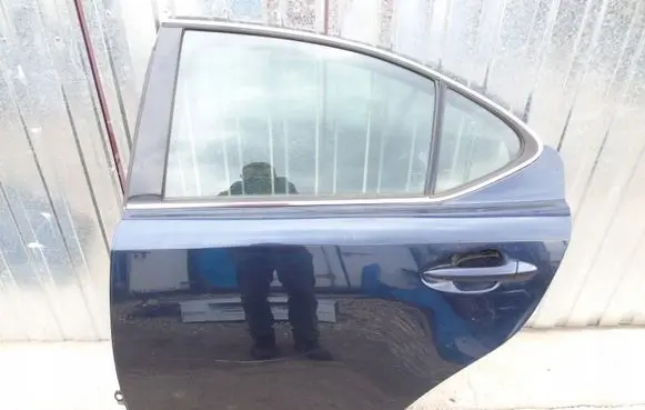 Lexus IS 220D-250-350 Rear door