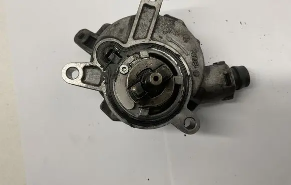 Volvo XC70 Vacuum pump 31219463