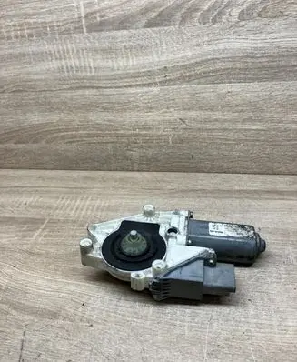 Peugeot 607 Rear door window regulator motor 9632243280 102379201