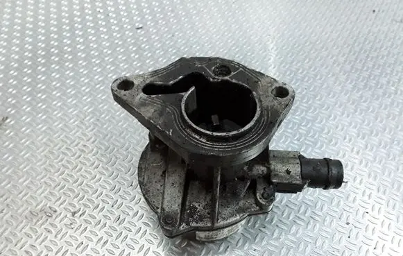 Renault Megane II Vacuum pump 8200113585