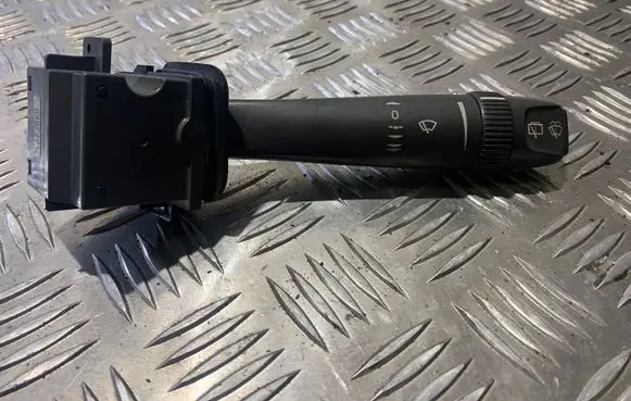Volvo V70 Wiper control stalk 9452391