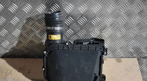 Mercedes-Benz S W222 Air filter box cover A2760903701555525