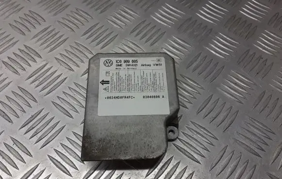Skoda Octavia Mk1 (1U) Airbag control unit/module 1C0909605