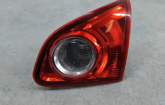 Nissan Qashqai+2 Tailgate rear/tail lights 26550JD800