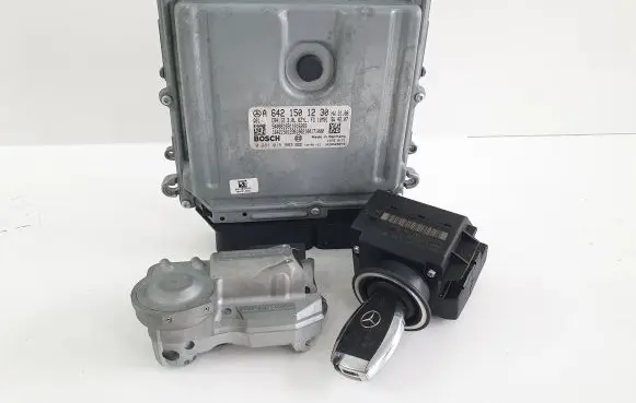 Mercedes-Benz CLS C219 Engine ECU kit and lock set A6421501230 0281015903 A2115452308