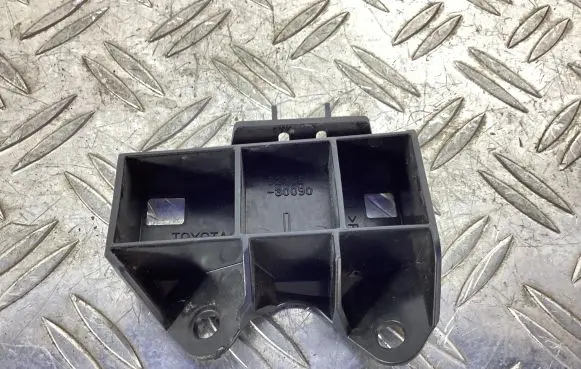 Lexus GS 250 350 300H 450H Fog light bracket 5211630090