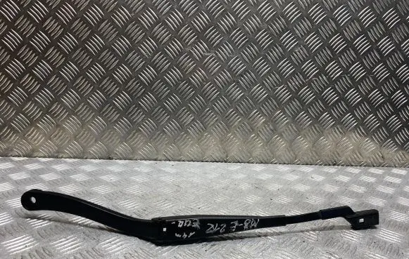 Mercedes-Benz E W212 Front wiper blade arm A2128201544