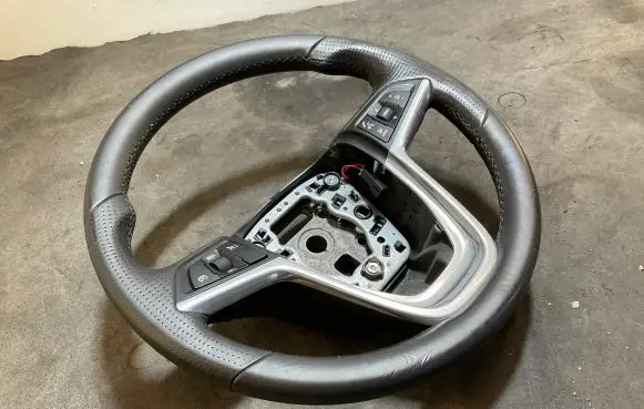 Opel Insignia A Steering wheel 13306881