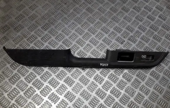 Nissan X-Trail T30 Front door window switch trim 809408h300
