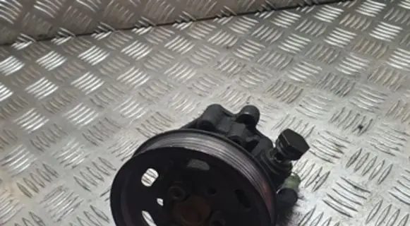 Volkswagen Sharan Power steering pump 90VW3A674AA