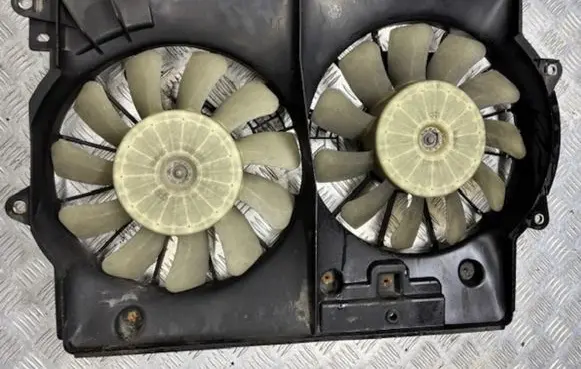 Lexus IS 220D-250-350 Radiator cooling fan shroud 4227501620