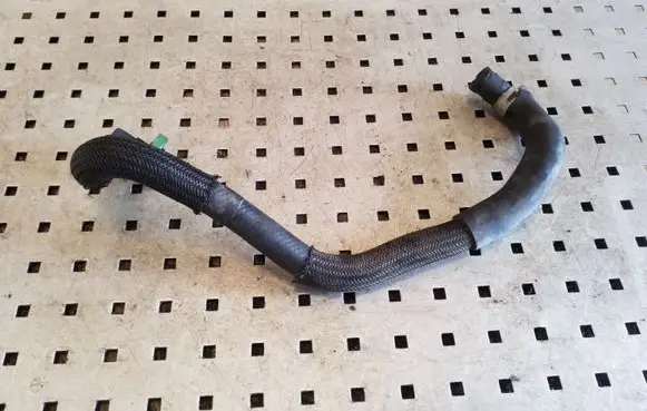 Lexus CT 200H Engine coolant pipe/hose