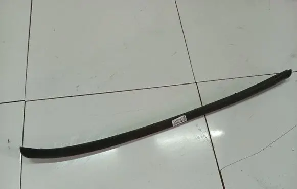 Renault Master II Rear door glass trim molding