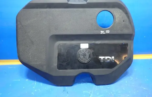 Skoda Fabia Mk2 (5J) Engine cover (trim) 038103925ej
