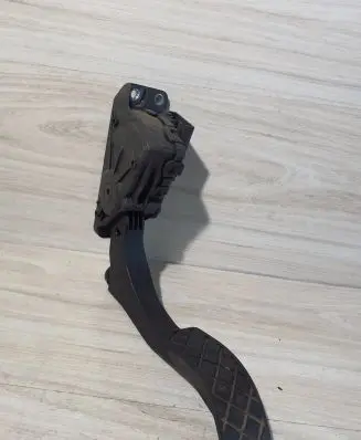 Audi A6 S6 C6 4F Accelerator throttle pedal 4F1723523A