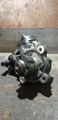 Skoda Superb B6 (3T) Fuel injection high pressure pump 03L130755D
