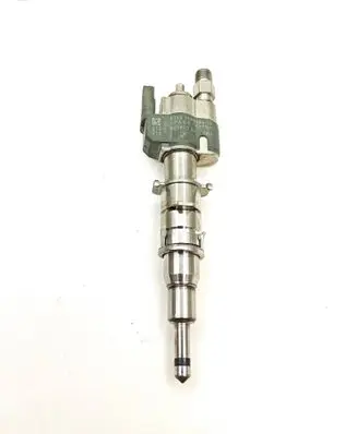 BMW 1 E81 E87 Fuel injector 7589048 10181010