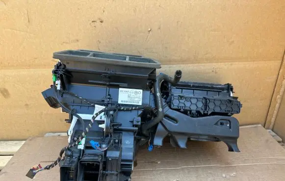 Volkswagen PASSAT B8 Interior heater climate box assembly housing 3Q1820005AQ CZ4431602604