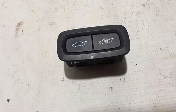 Volvo XC90 Tailgate/boot open switch button 31376890