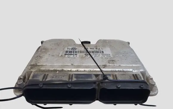 Volkswagen Golf IV Engine control unit/module 038906012L 0281010112