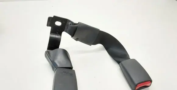 Toyota Avensis T250 Middle seatbelt buckle (rear) 1019865