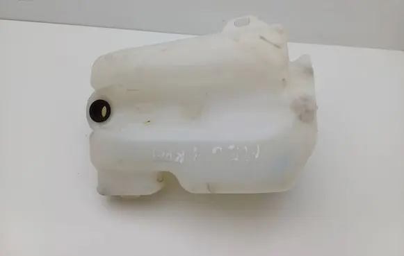 Renault Megane II Windshield washer fluid reservoir/tank 8200104705
