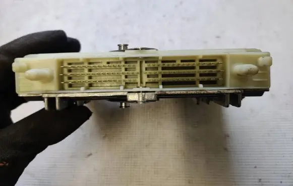 Volvo S70 V70 V70 XC Engine control unit/module P01270297 0281001592 1T28S3168