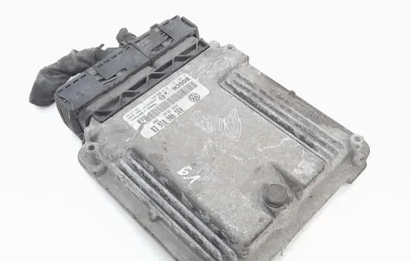 Volkswagen Golf V Engine control unit/module 03G906016EB 0281011818 1039S05107