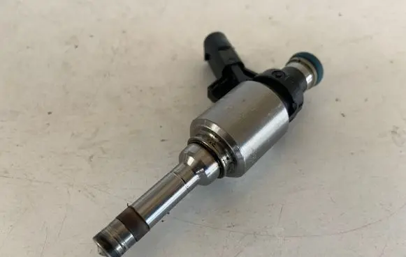 Audi Q5 SQ5 Fuel injector 06H906036G