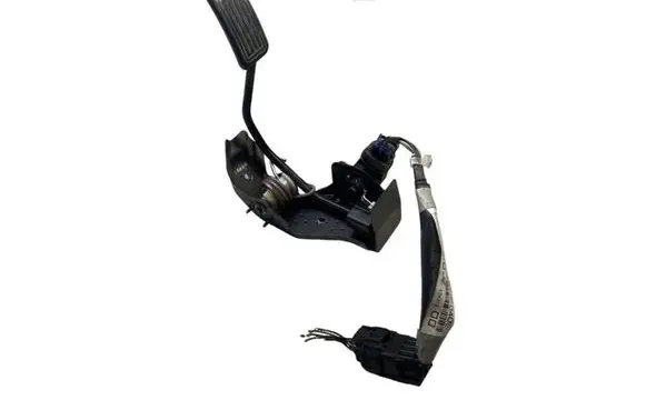 Toyota Corolla Verso AR10 Accelerator throttle pedal 7811135030 822230F040C 194313