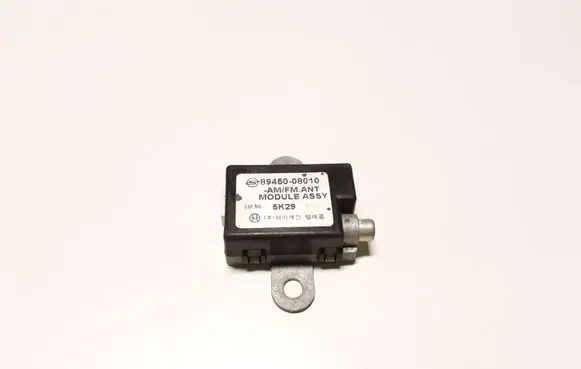 SsangYong Rexton I Aerial antenna amplifier 8945008010