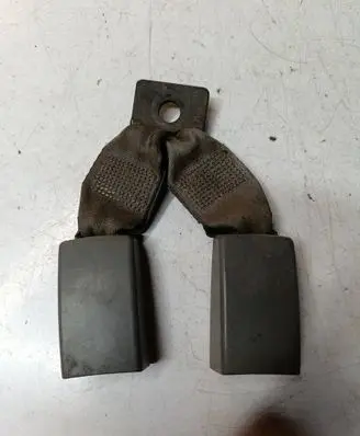 Rear seatbelt buckle