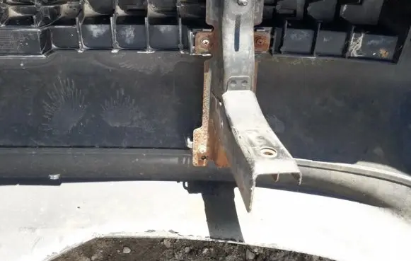 Mitsubishi Carisma Rear bumper mounting bracket