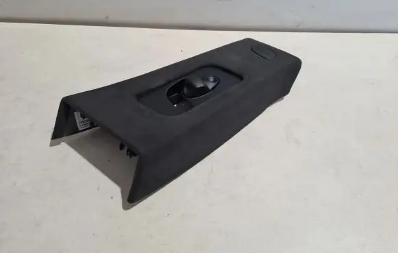 Maserati Ghibli (B) pillar trim (top) 06700113840