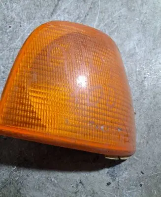 Audi 100 200 5000 C3 Front indicator light 42647R6