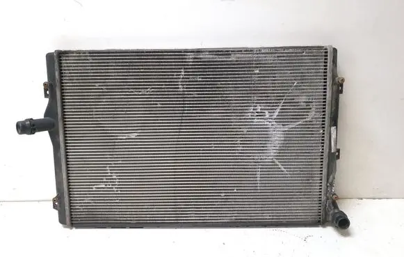 Volkswagen Golf V Coolant radiator 1K0121251N