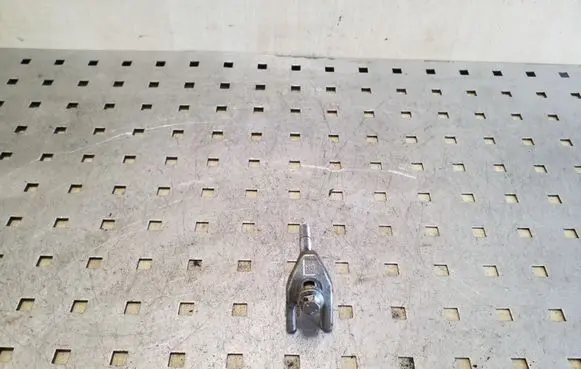 Nissan Qashqai Fuel Injector clamp holder