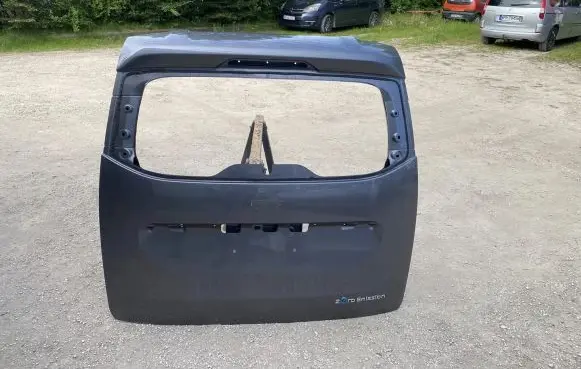 Nissan Townstar Tailgate/trunk/boot lid