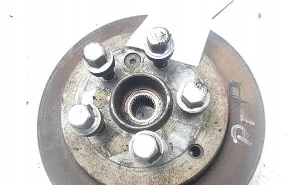 Land Rover Discovery 3 - LR3 Rear wheel hub spindle/knuckle 