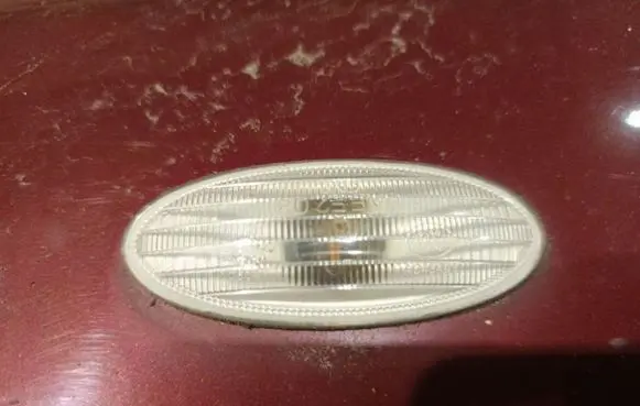 Nissan Note (E11) Front fender indicator light