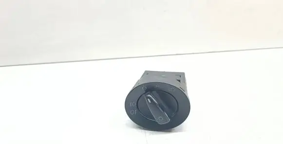 Volkswagen Golf IV Light switch 1C0941531A