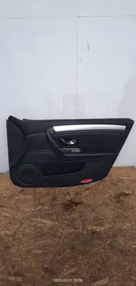 Renault Laguna III Front door card panel trim 809000400R