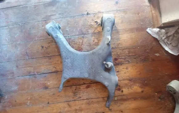 Rear upper control arm/wishbone