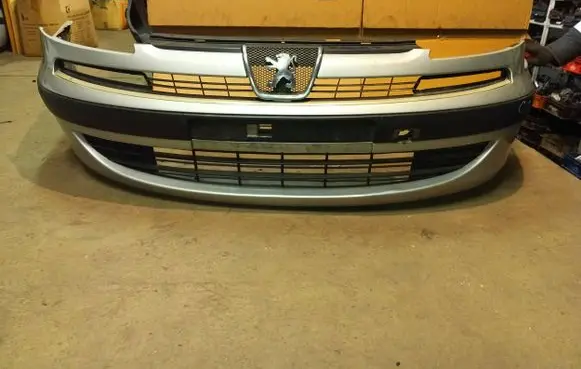 Peugeot 807 Front bumper