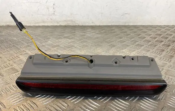 Subaru Forester SG Third/center stoplight 24036900 E13020193 0EW24051