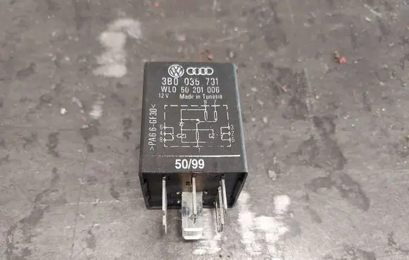 Volkswagen Transporter - Caravelle T4 Other relay 3B0035731