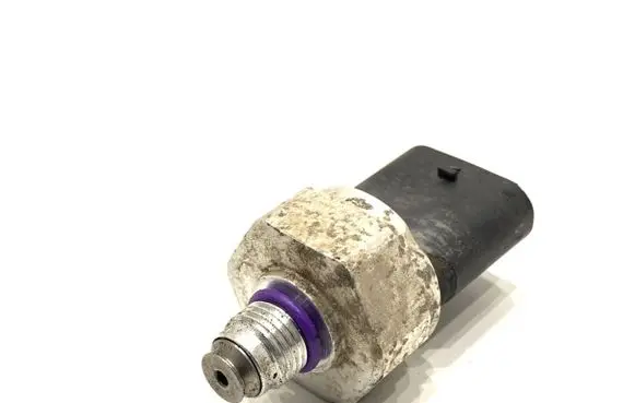 Mercedes-Benz Sprinter W907 W910 Air conditioning (A/C) pressure sensor A0009051408