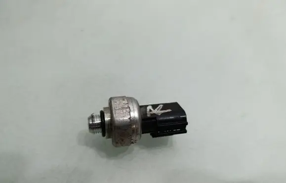 Renault Koleos I Air conditioning (A/C) pressure sensor 
