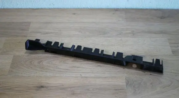BMW 1 E81 E87 Fender mounting bracket 7118160