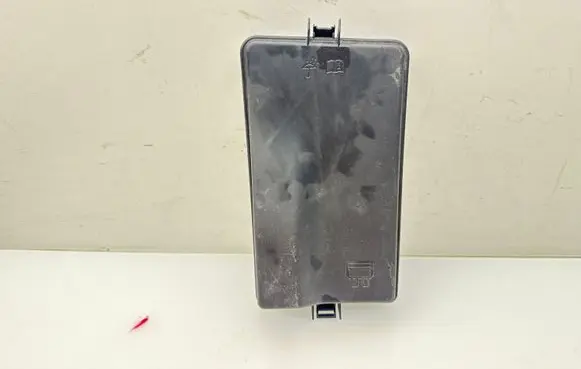 Volkswagen Golf VIII Fuse box cover 5WA937132 5WA937132A